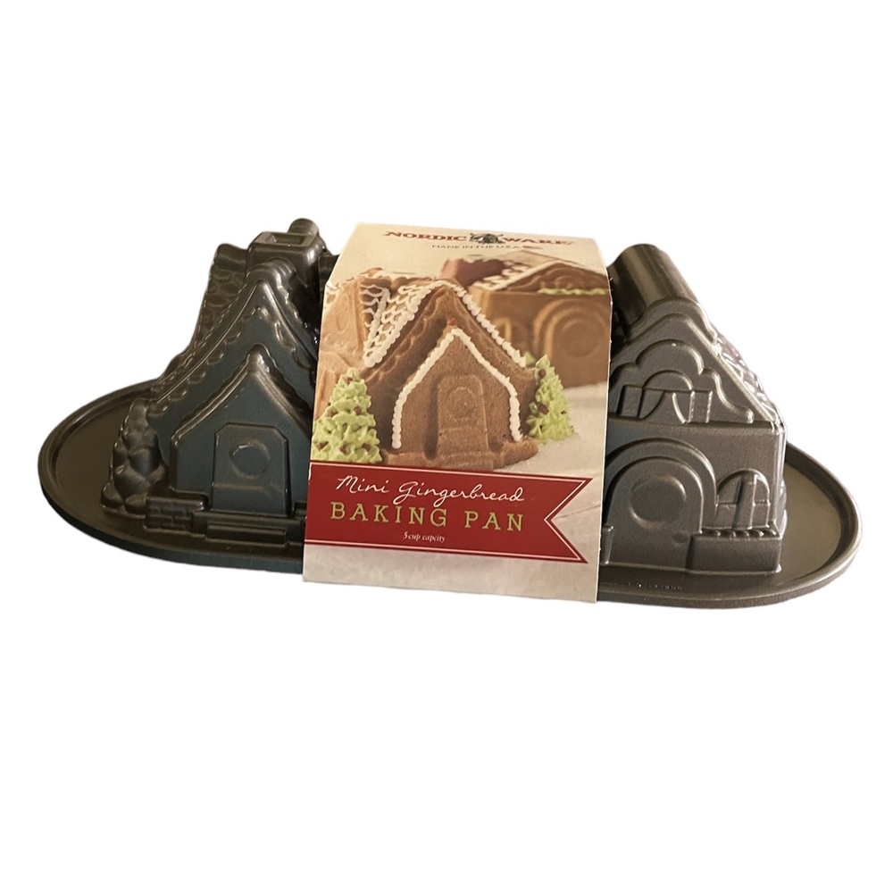 NWT Nordic Ware • Mini Gingerbread House Duet Baking Pan